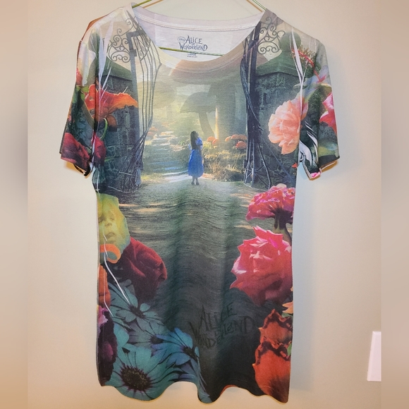 Disney Tops - Alice in Wonderland long Tee. GUC.